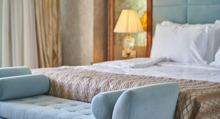 Jak idealnie zaaranżować hotel i pensjonat? Oto 5 sekretów łączących styl i funkcjonalność w wyborze mebli!